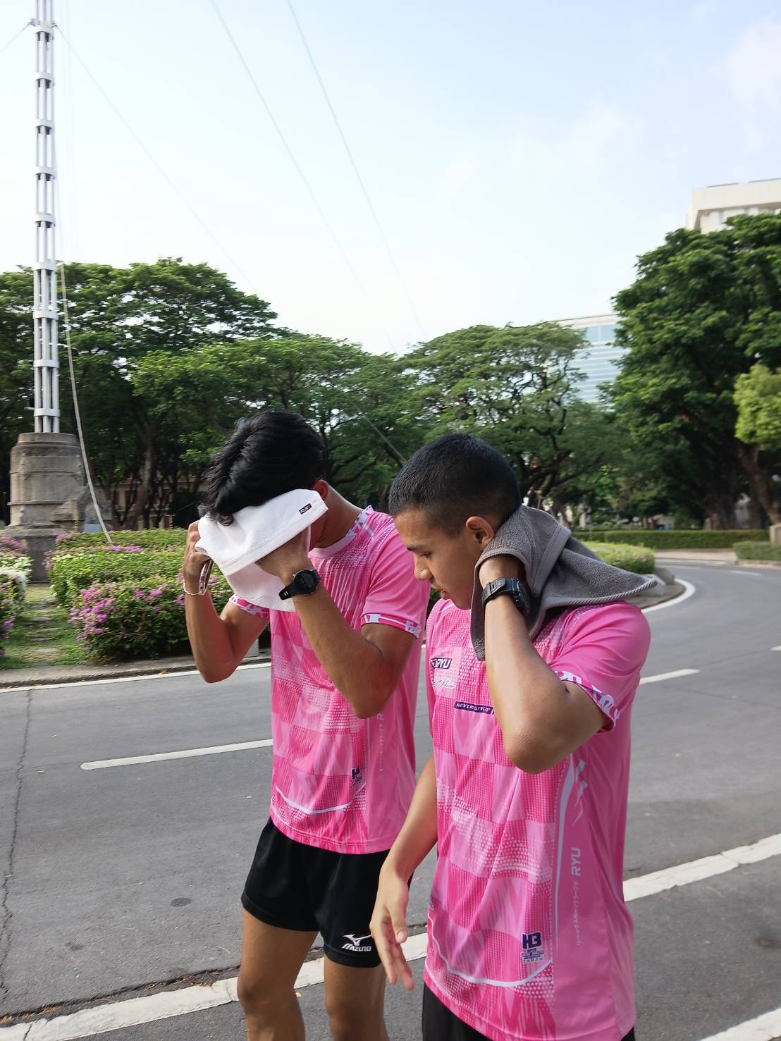 นักวิ่งใช้ผ้าขนหนู FLIKX ระหว่างกิจกรรม